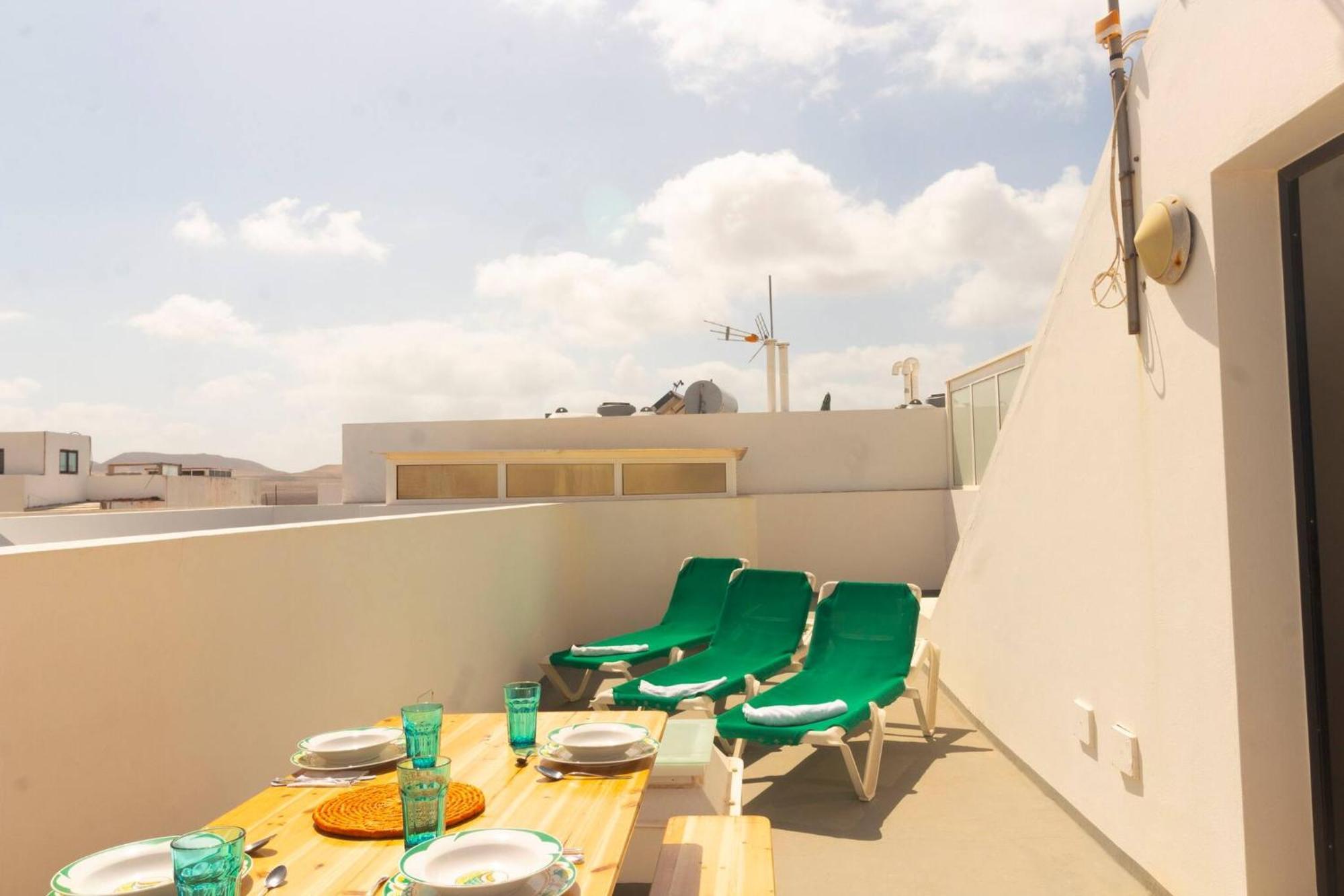 Casa Bianca Caleta De Famara Hotel Bagian luar foto