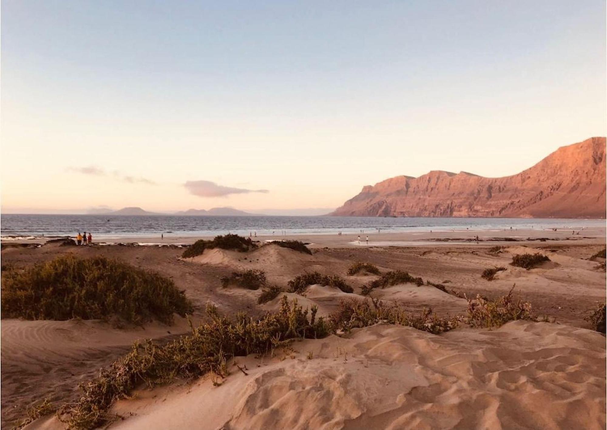 Casa Bianca Caleta De Famara Villa Bagian luar foto